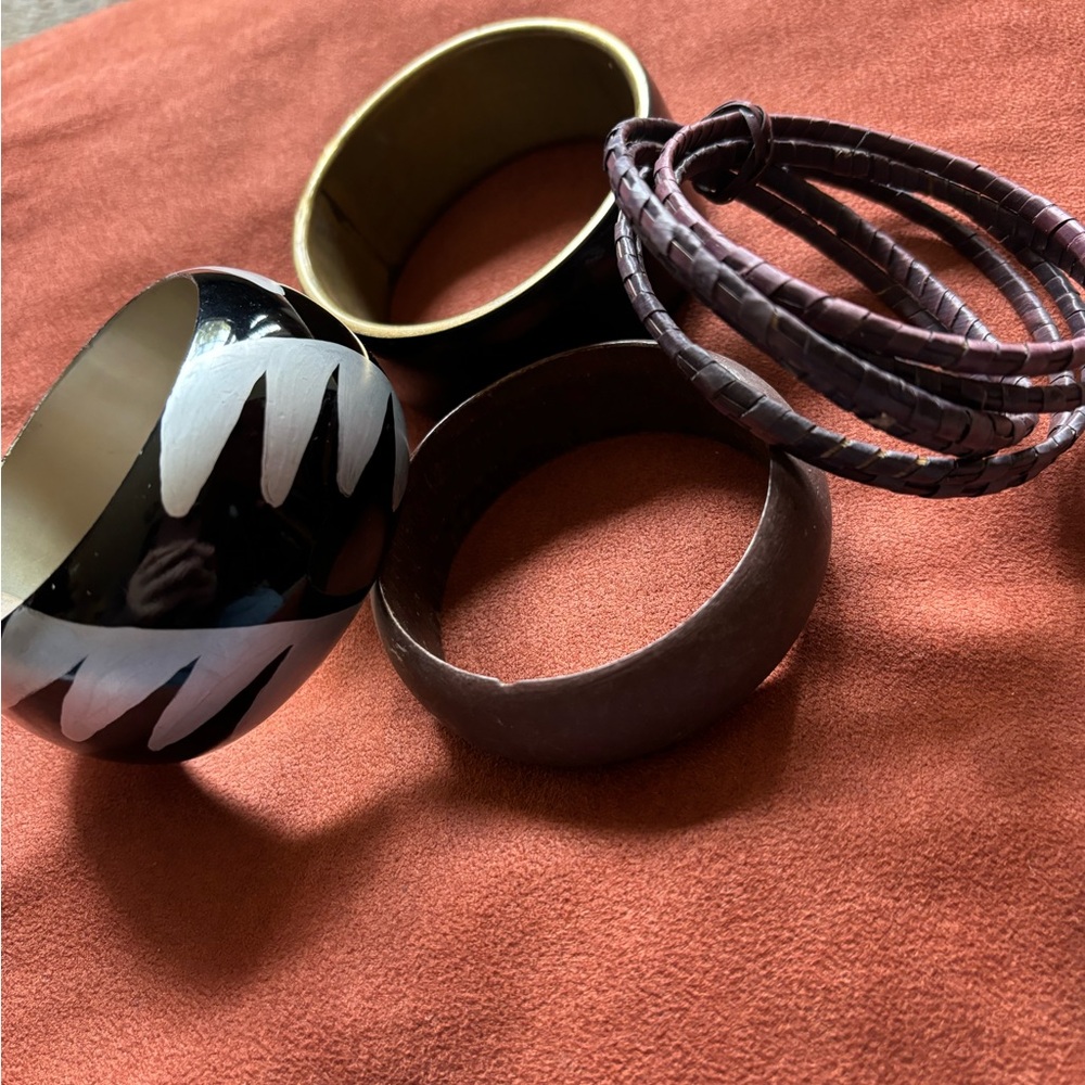Pack of four bangles
